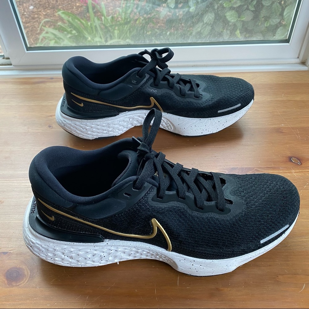 Nike ZoomX Invincible Run Flyknit Mens Black size 12 like new